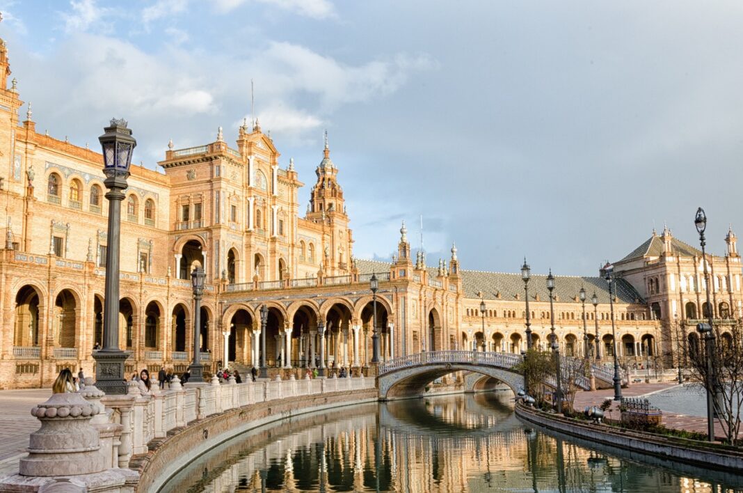 architecture-3363159_1280.jpg